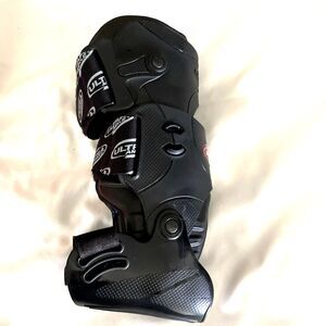 Ultra Pro Black Protective Knee and Shin Guards